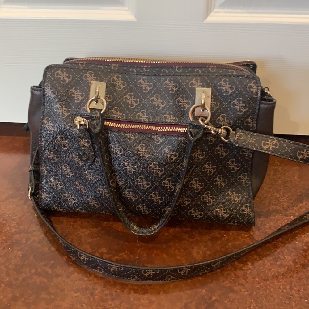 Guess Purse - Picture 3 of 4